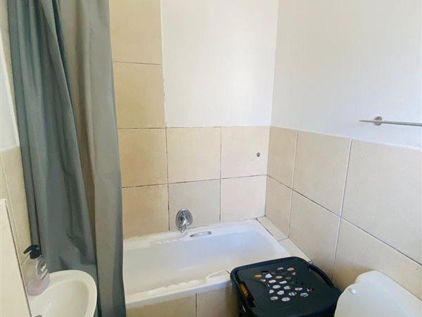 1 Bedroom Property for Sale in Kensington Western Cape